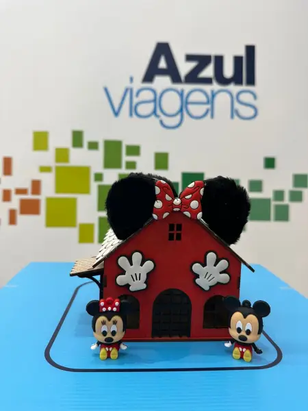 Oferecer casas de férias é proporcionar uma experiência incrível para toda a família, com conforto, quartos decorados, mais espaço e liberdade. E o melhor: sem taxas extras como Resort Fee, para curtir a viagem sem preocupações!